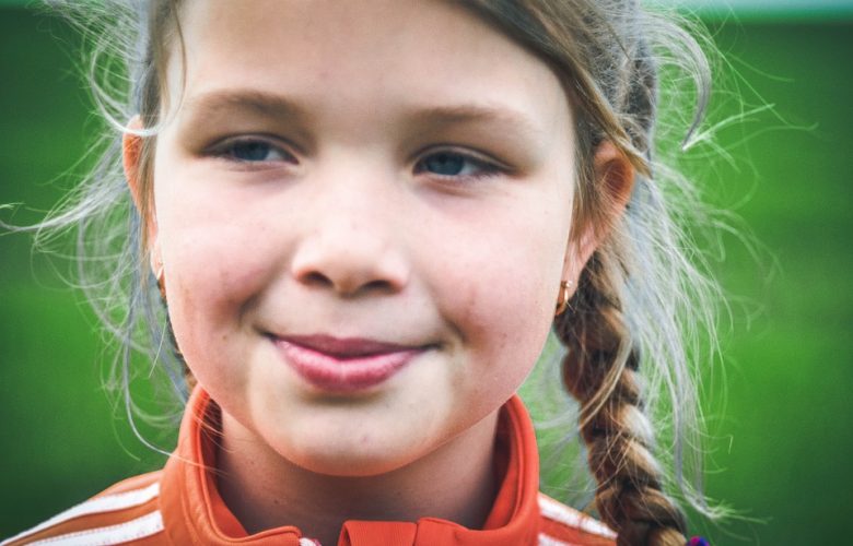 girl-casting-smiling